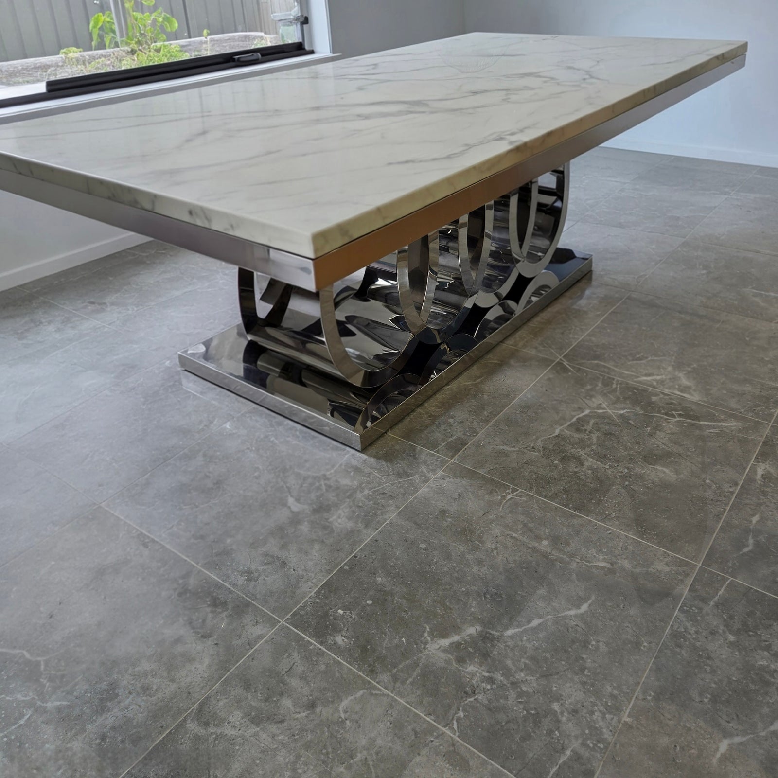 Circles (L220cm) Marble Dining Table