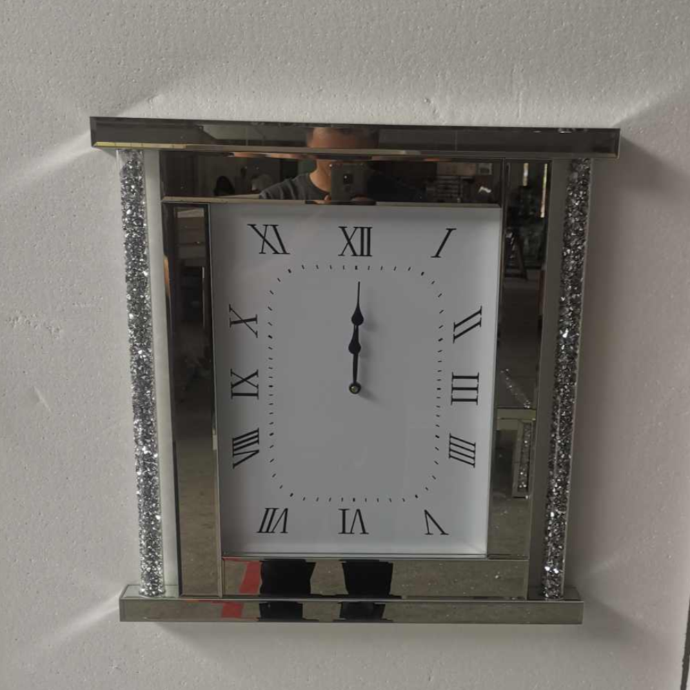 Classic Diamond Crushed Glass Mirrored Silent Wall Clock with an Elegant, Luxurious Look for Perfect Decoration in Classic Silver Colour