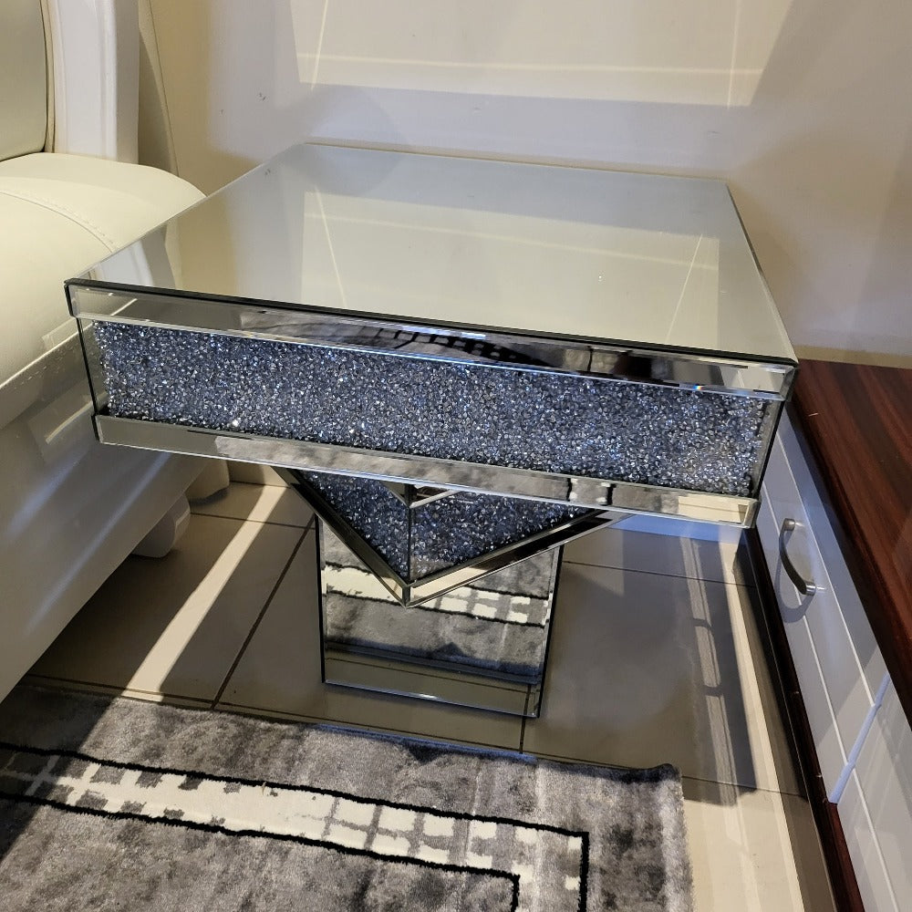 Classy Diamond Crushed Glass Crystals With a Captivating Sparkling Effect in Rose Gold