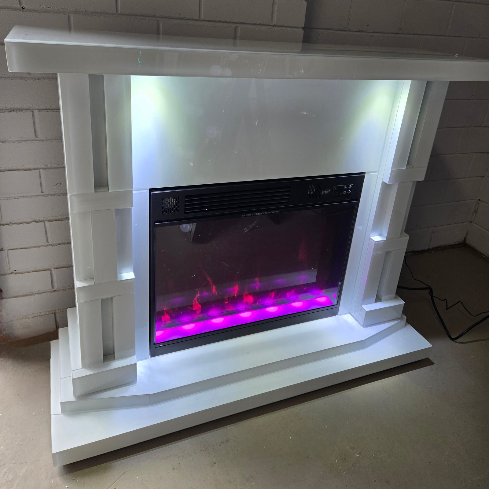 White Glass Fireplace Reflector with Bluetooth