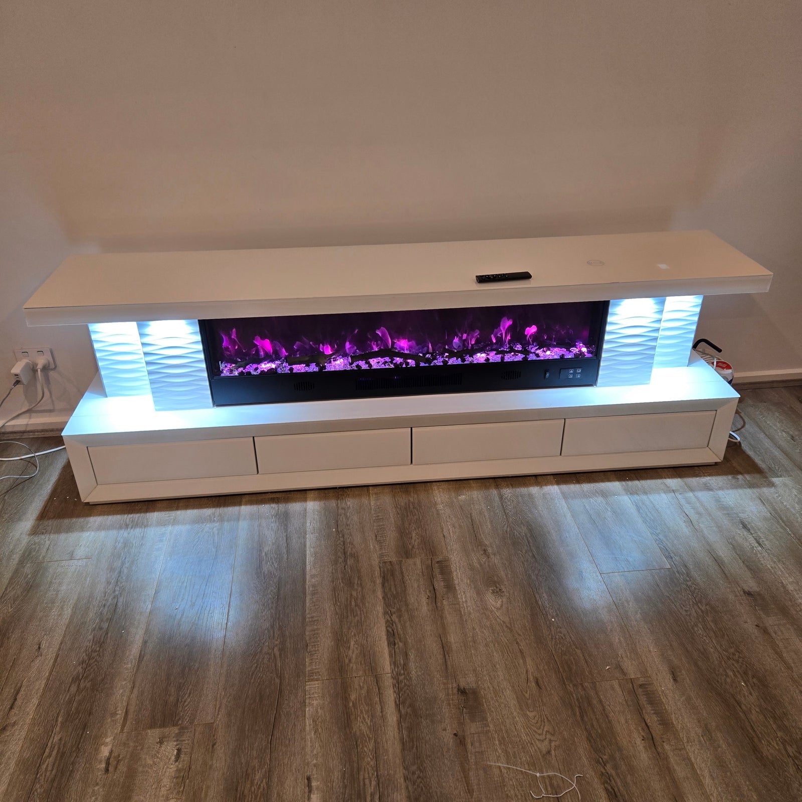 Adrian Glass TV Unit with Fireplace Reflector - White