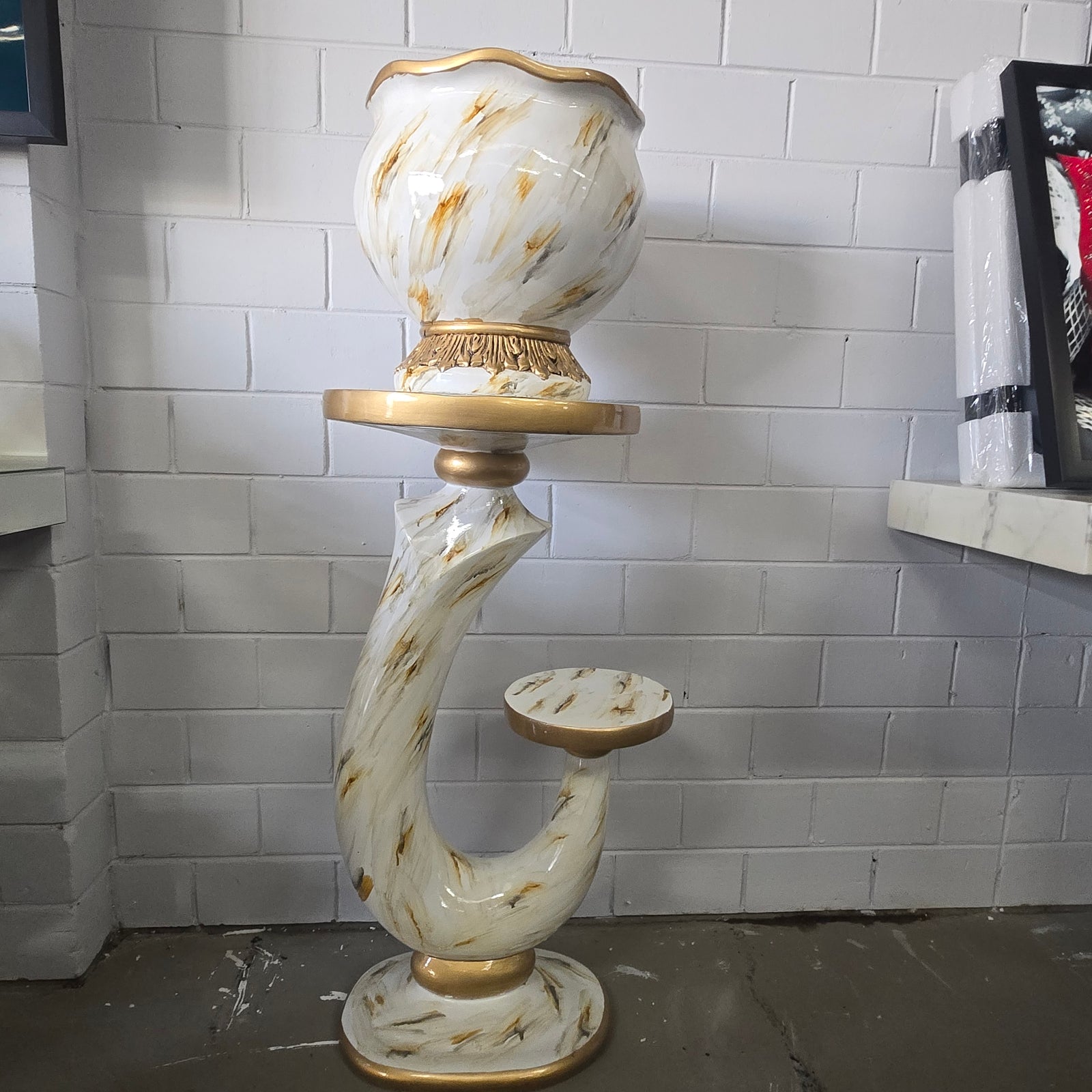 Hook 2-Piece Decorative Resin Vase