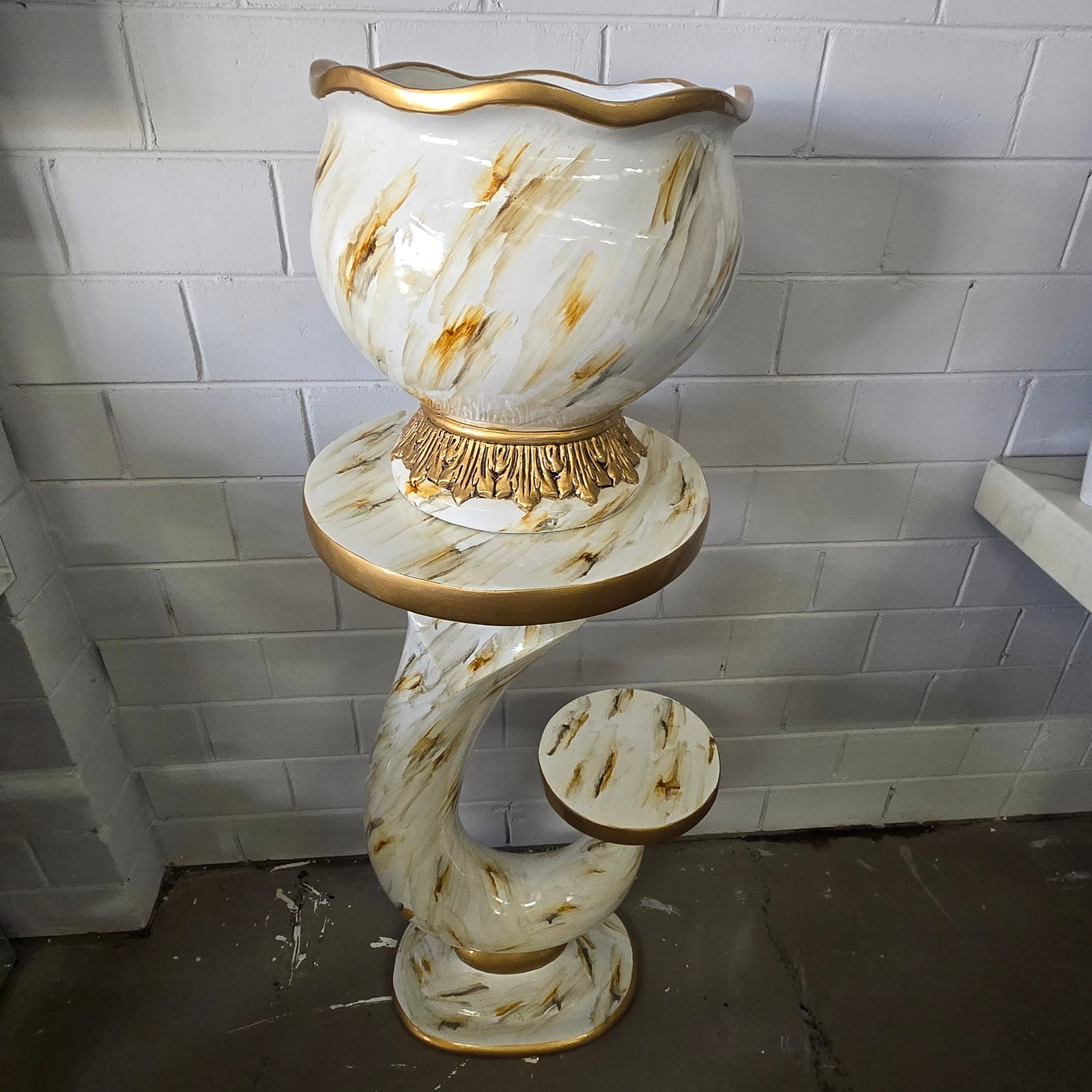 Hook 2-Piece Decorative Resin Vase