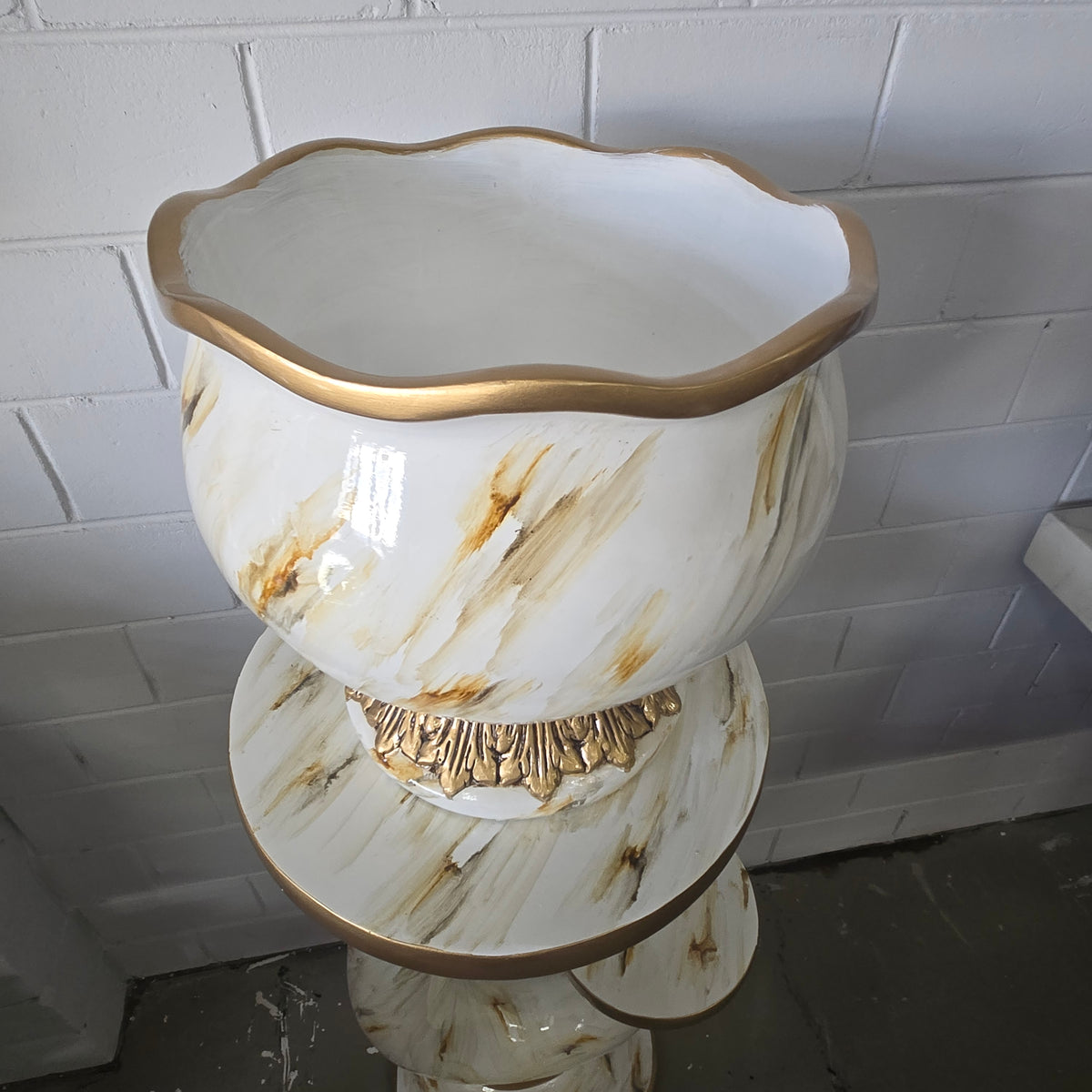 Hook 2-Piece Decorative Resin Vase