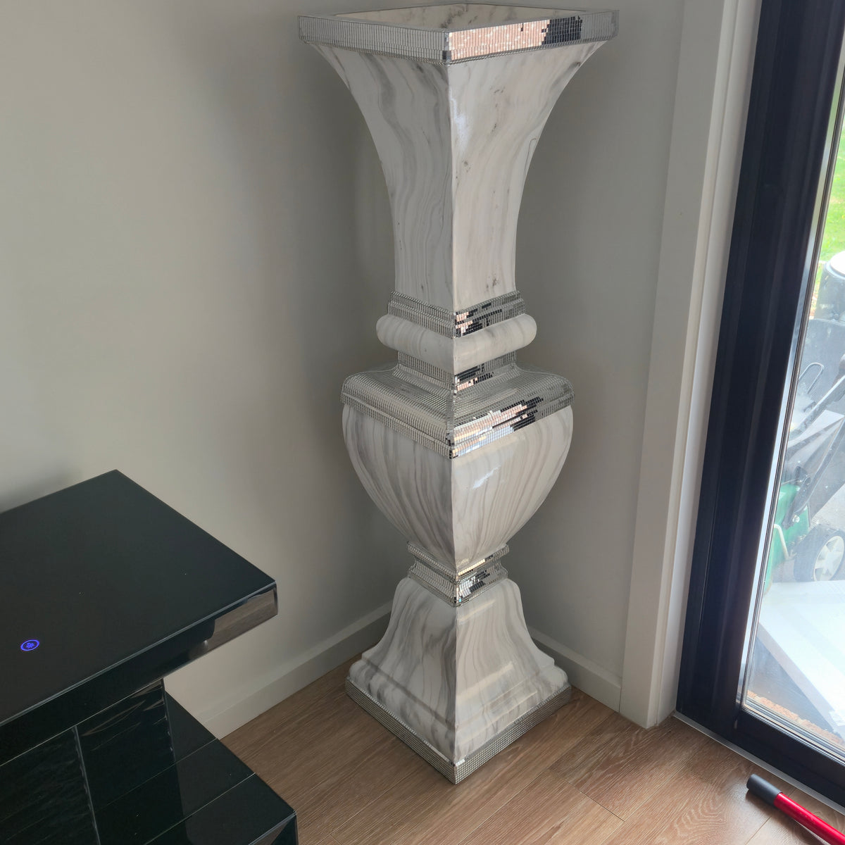 H126cm Decorative Resin Vase - White and Silver