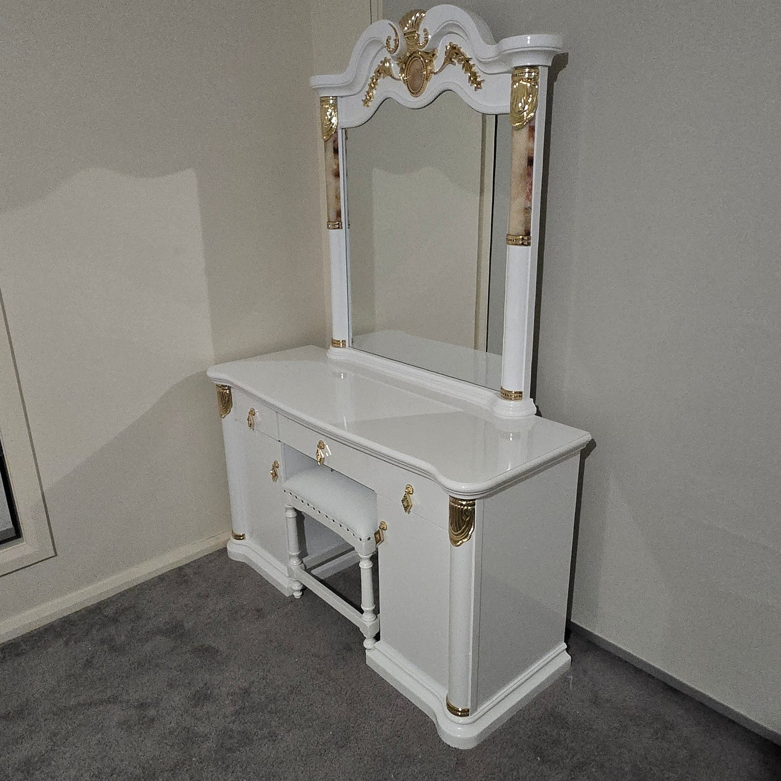 Wooden Dressing Table with 3 Drawers