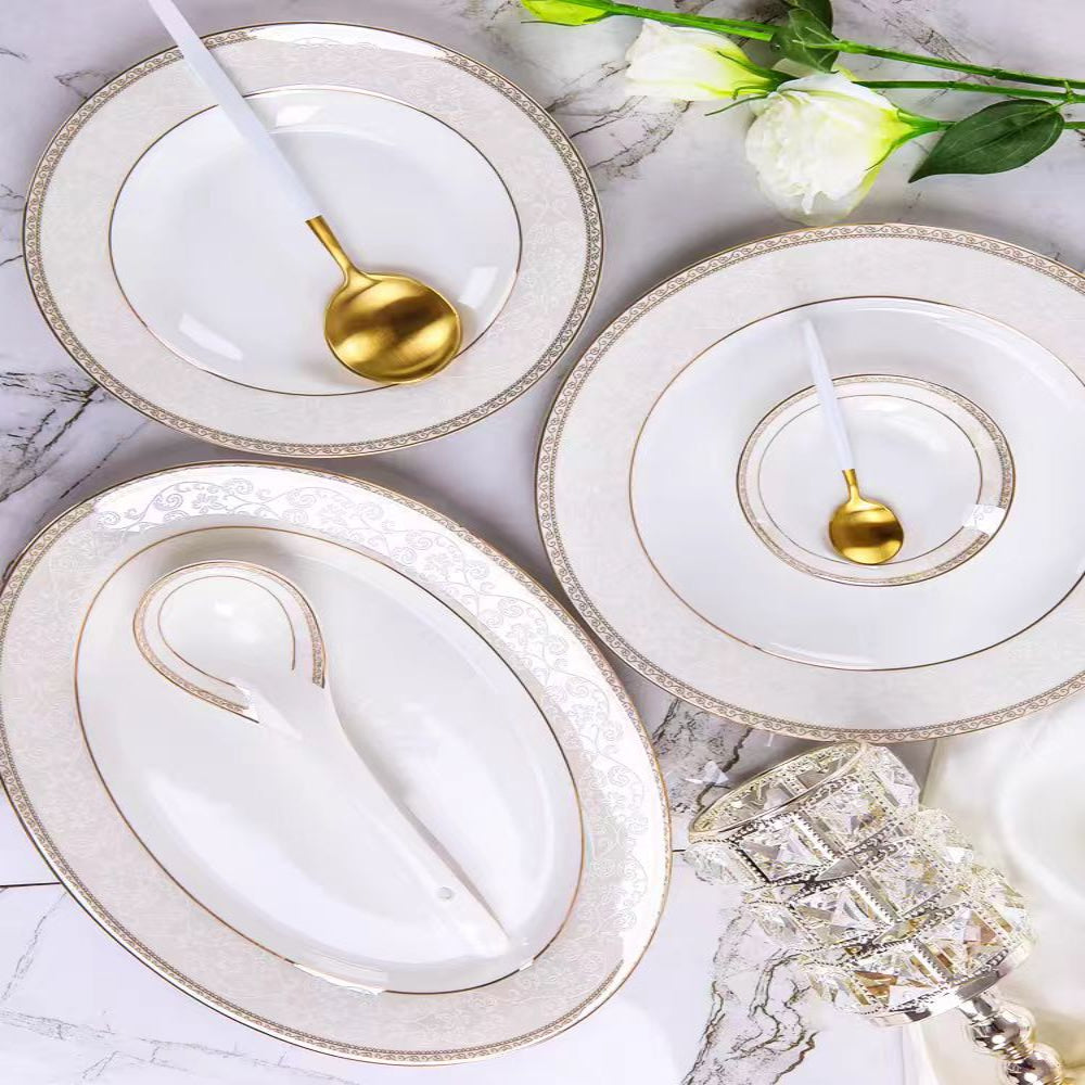 Pure Ceramic Kitchenware in White and Decorative Edges