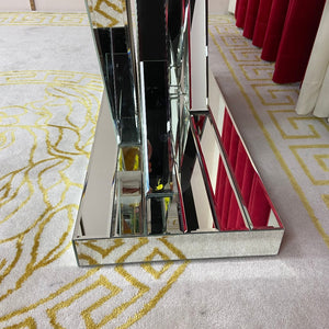 Diamond Crushed Mirrored Glass W Shaped Style Hallway Console Table and Mirror set in Silver Colour